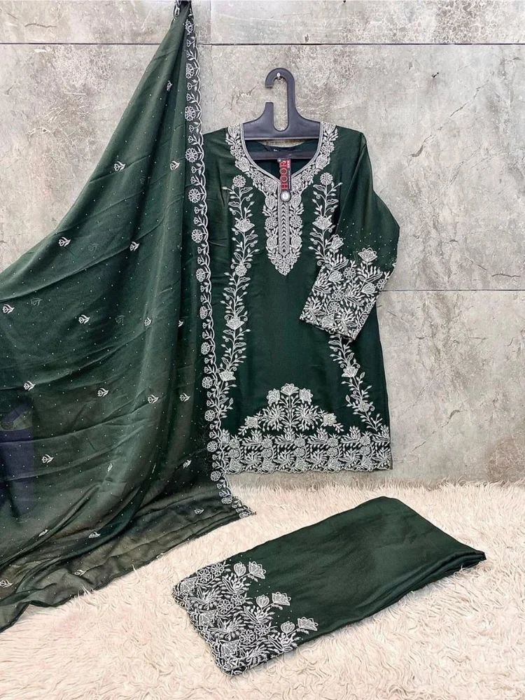 Ladies Designer Pakistani Suits