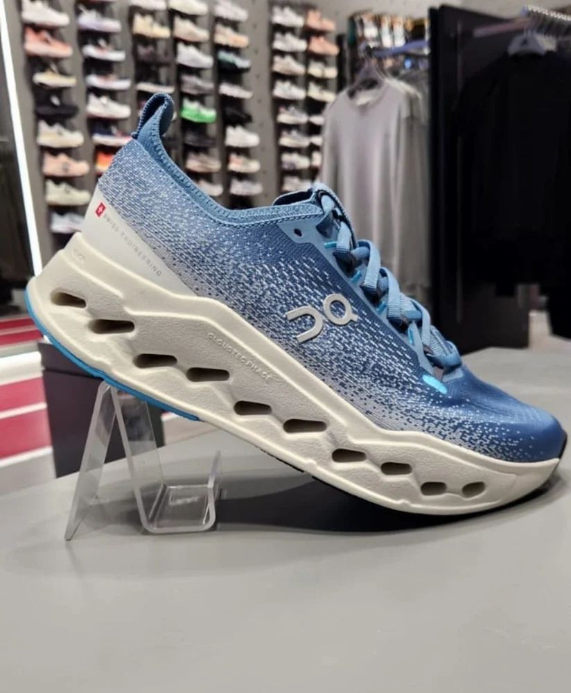 On Running Cloudsurfer Max Dust