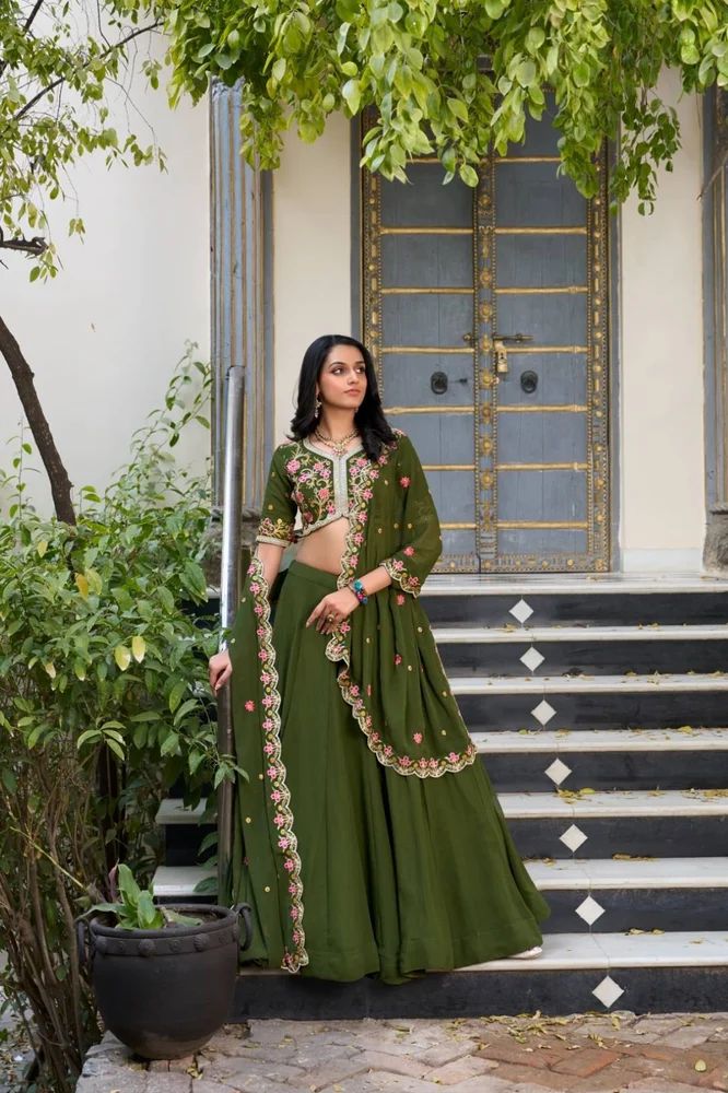 WMN New Heavy Georgette Plain Work Lehenga Choli Below 2000