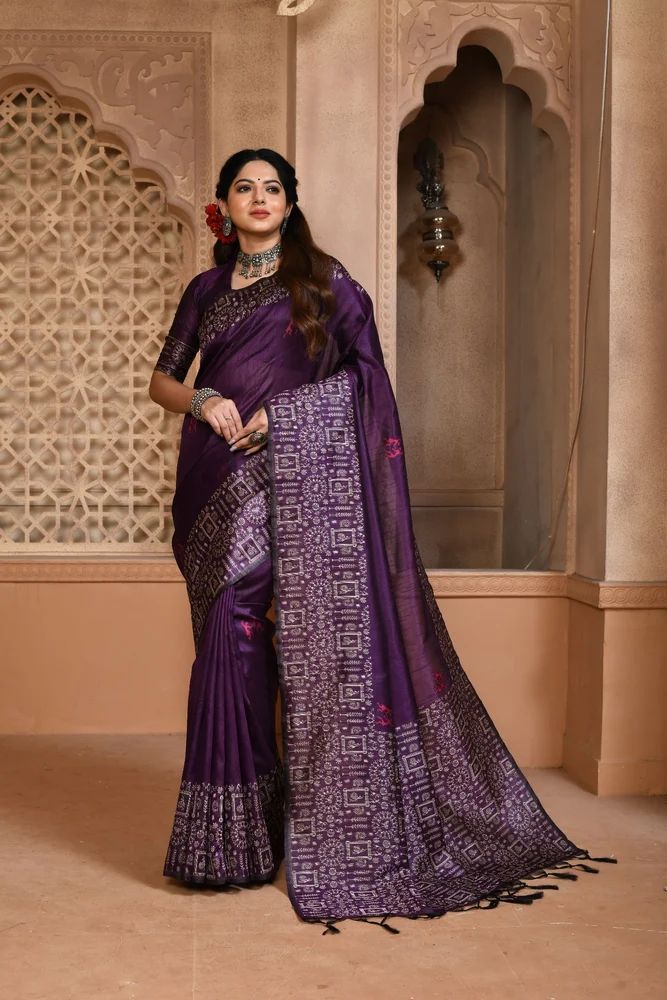WOMEN'S NEW SOLID DESINING BANGLORI HANDLOOM RAW SILK SAREE WITH BEAUTIFUL BLOUSE.