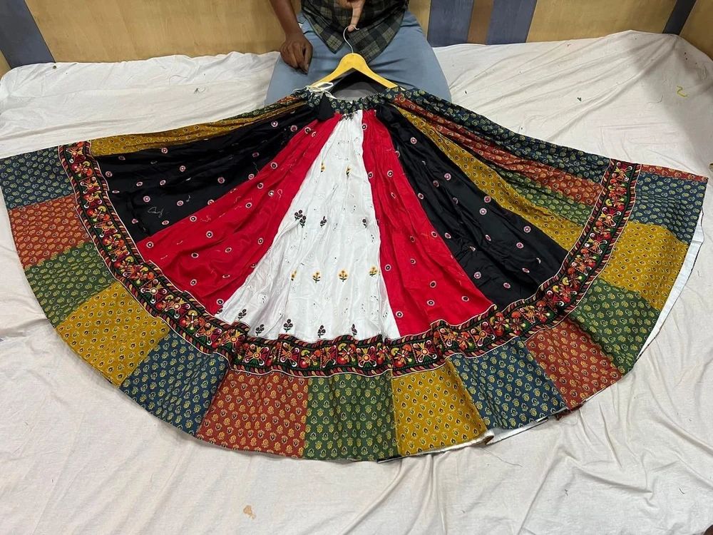 8 MTR Flair Navrati Chaniya Choli Manufacturer