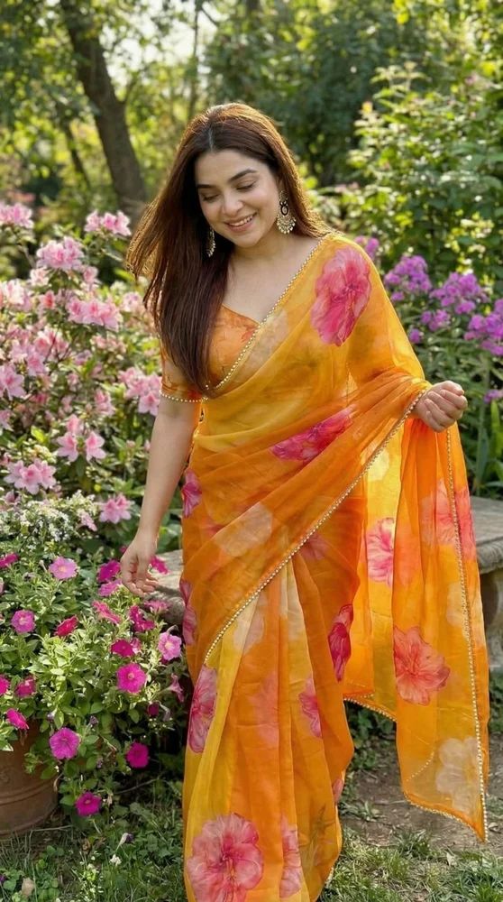 Motilace Georgette Saree