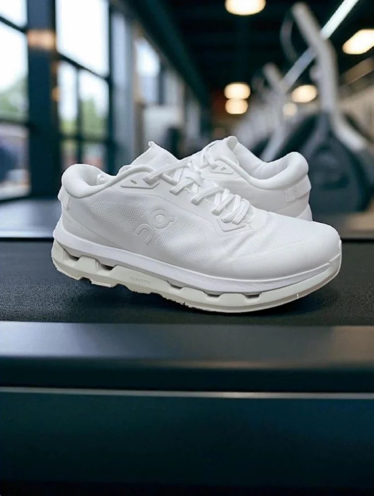 ON Cloudzone Triple White