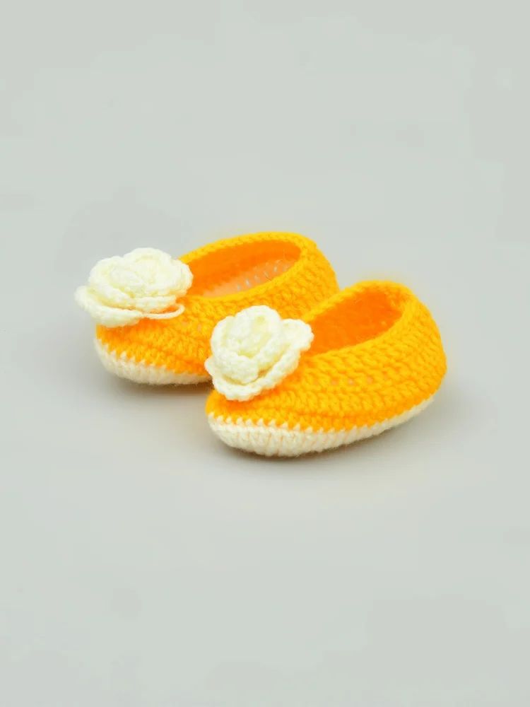 Yellow Woollen Infant Crochet Booties
