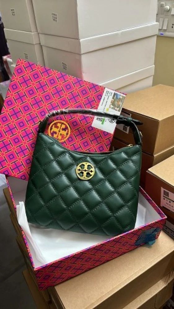TORY_BURCH_MAXI_HOBO_WITH-OG_BOX_AND_DUST_BAG_704
