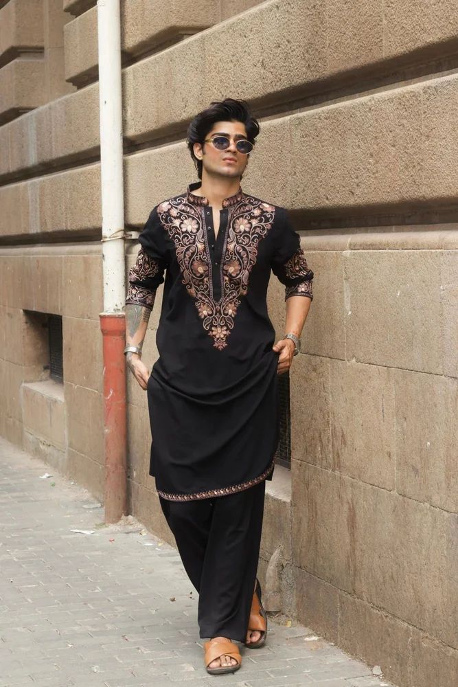 Men's Black Kurta Set Thread Work Embroidery