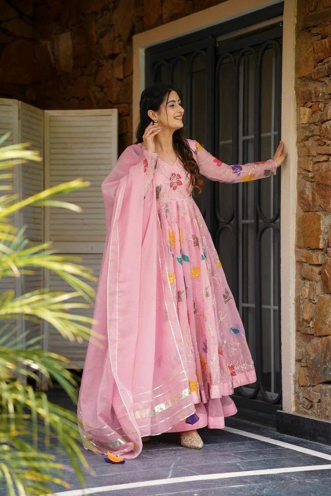 Ladies Party Wear Gown