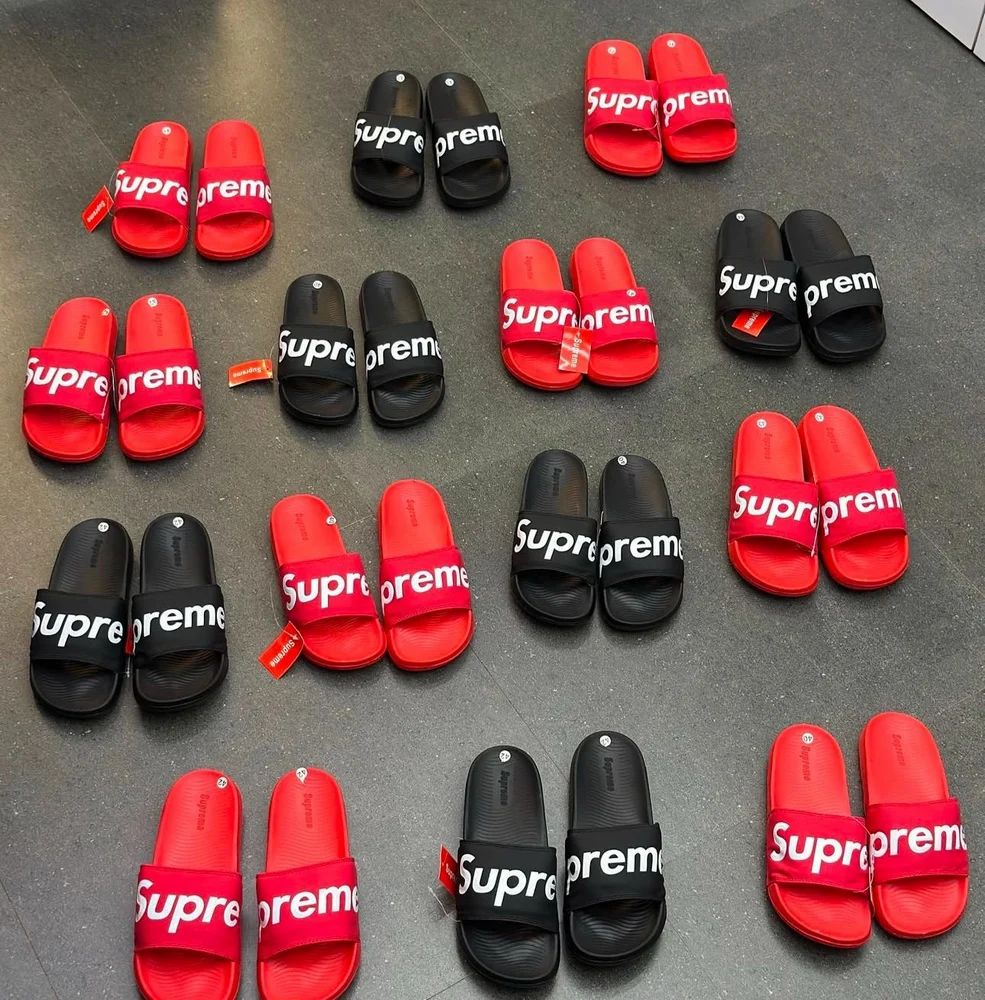 SUPREME SLIPPERS RED