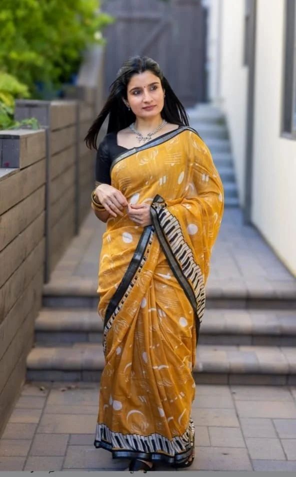 Digital Printed Linen Saree