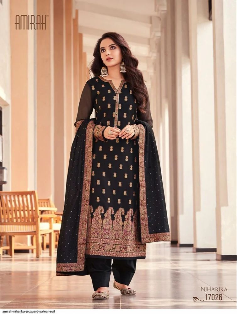 Amirah Khwahish Dola Jequard Silk Semi Stitch Suit, Straight