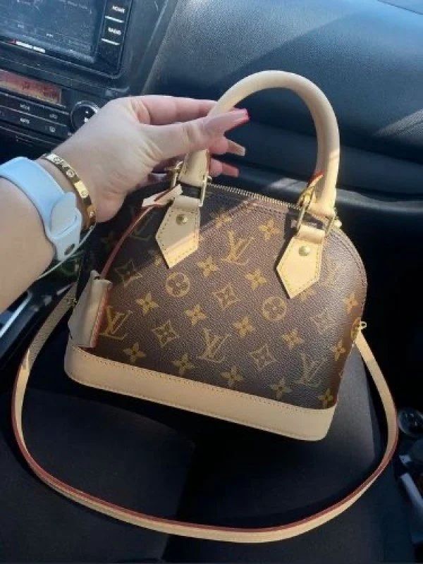 Louis_vuttion_alma bag premium quality with double box & carry bag