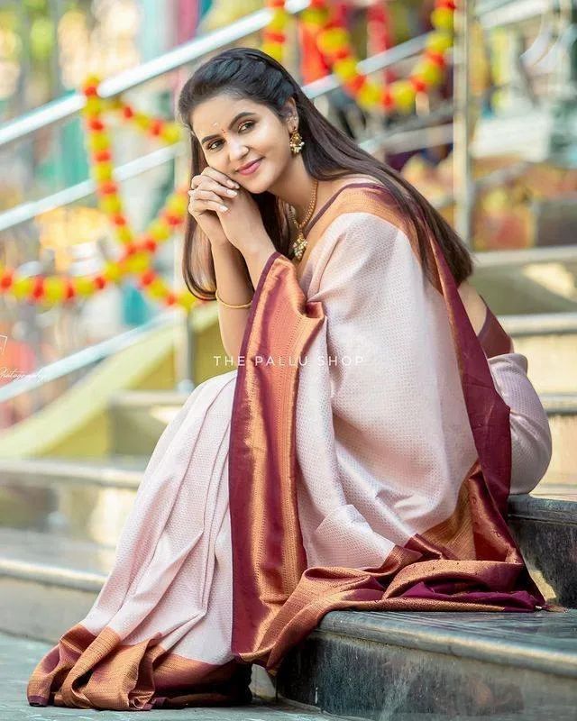 Soft Lichi Silk Saree devratna
