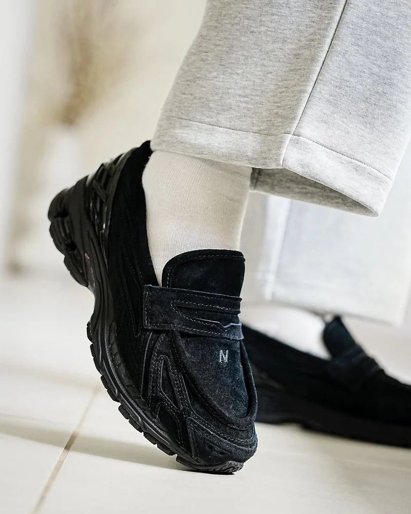 New Balance 1906L "Black Suede"