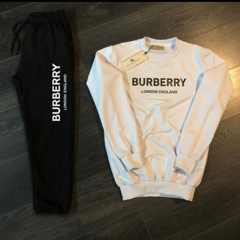 Burberry T shirt With Lower