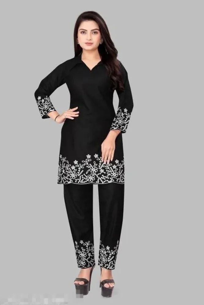 Women Cotton Slub Kurta With Pant Set