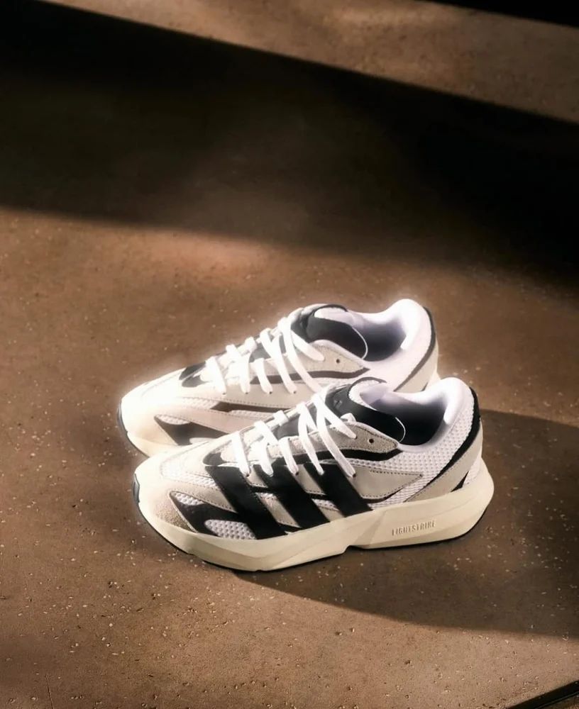 Adidass men's lightblaze sneakers beige