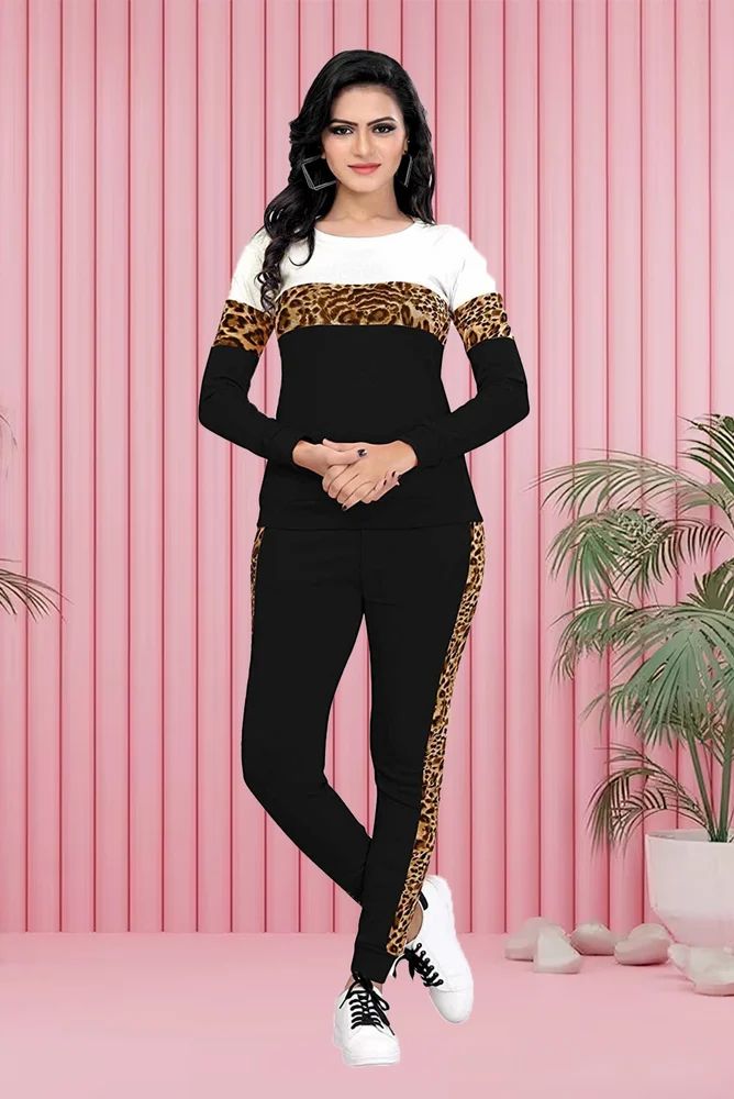 Snake Strip Printed Women Tracksuit