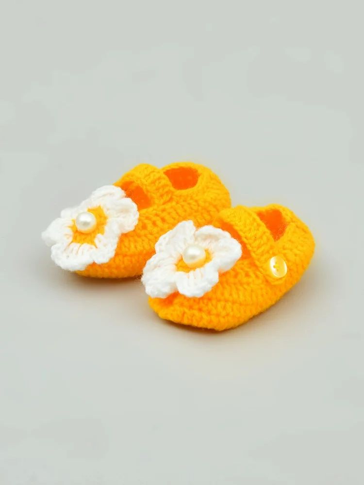 Yellow Woollen Infant Crochet Booties